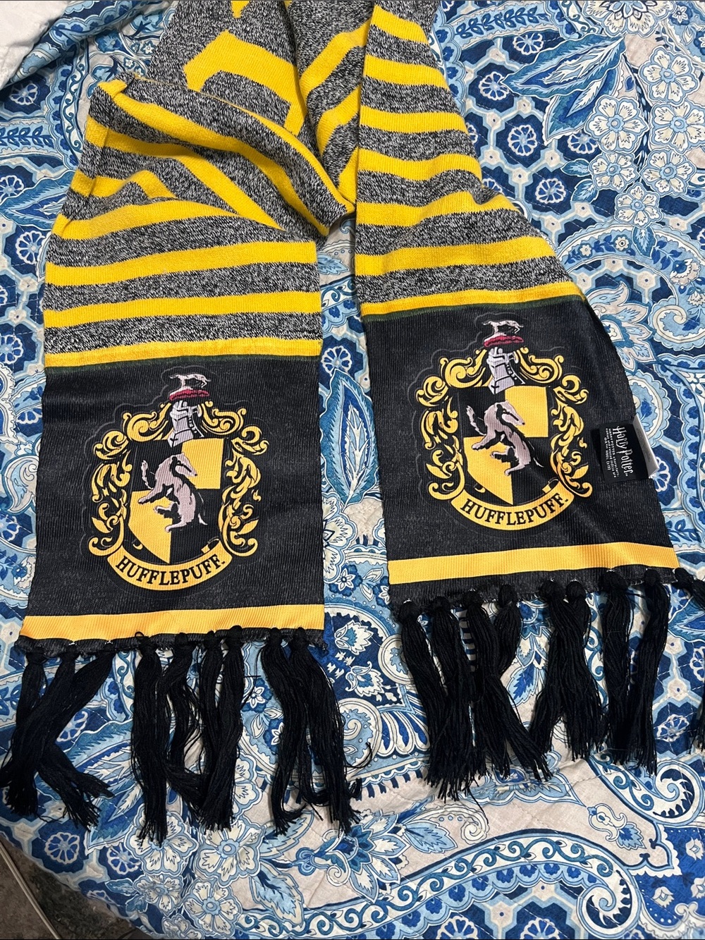 Harry Potter Hufflepuff Knit Scarf - Black & Yellow